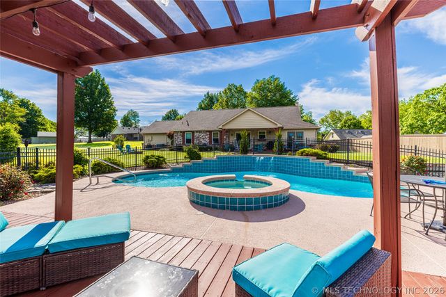 7655 E Brit Drive, Claremore, OK 74019