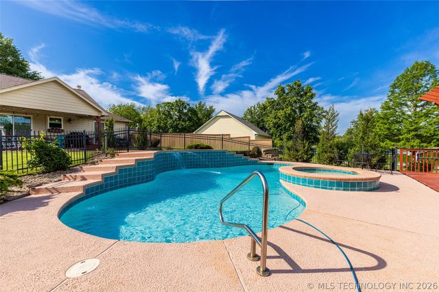 7655 E Brit Drive, Claremore, OK 74019