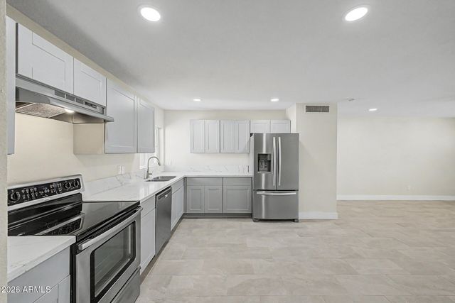 7113 W VERNON Avenue, Phoenix, AZ 85035