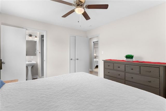 6706 E 98th Street, Kansas City, MO 64134