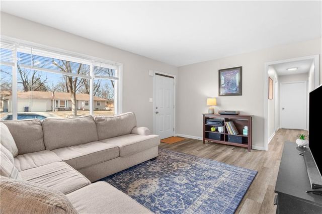 6706 E 98th Street, Kansas City, MO 64134