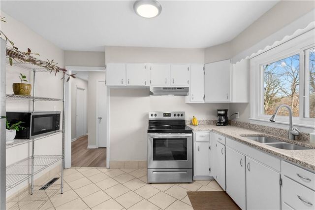 6706 E 98th Street, Kansas City, MO 64134