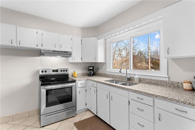 6706 E 98th Street, Kansas City, MO 64134