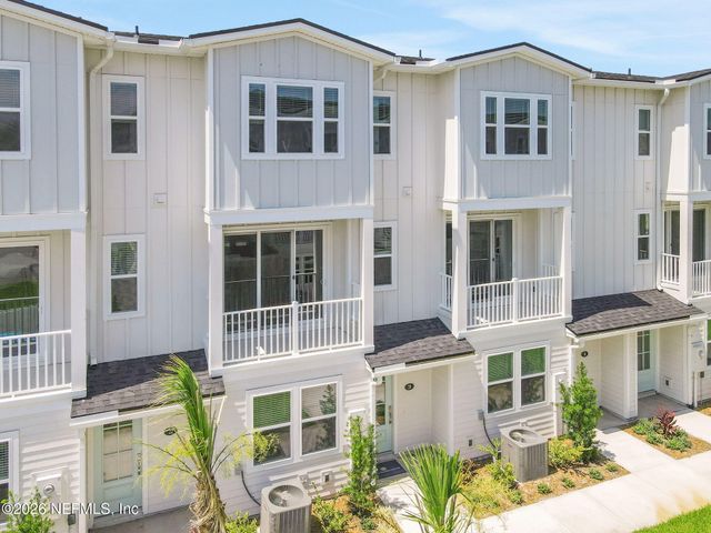 18 N BEACH Way, Jacksonville Beach, FL 32250