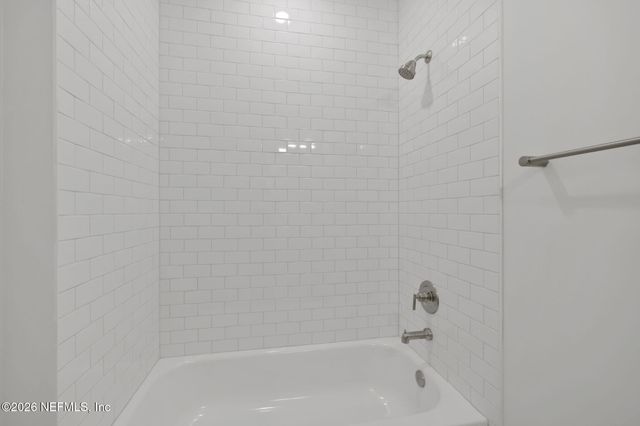 18 N BEACH Way, Jacksonville Beach, FL 32250