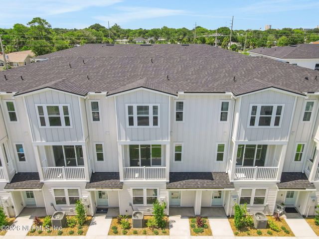 18 N BEACH Way, Jacksonville Beach, FL 32250
