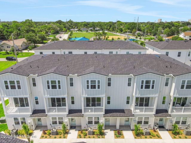 18 N BEACH Way, Jacksonville Beach, FL 32250