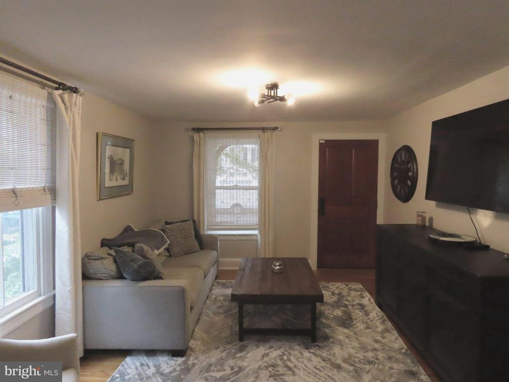 143 N STATE ST, Newtown, PA 18940
