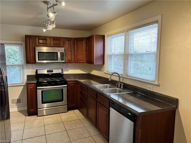 115 E Ocean AVE, Norfolk, VA 23504