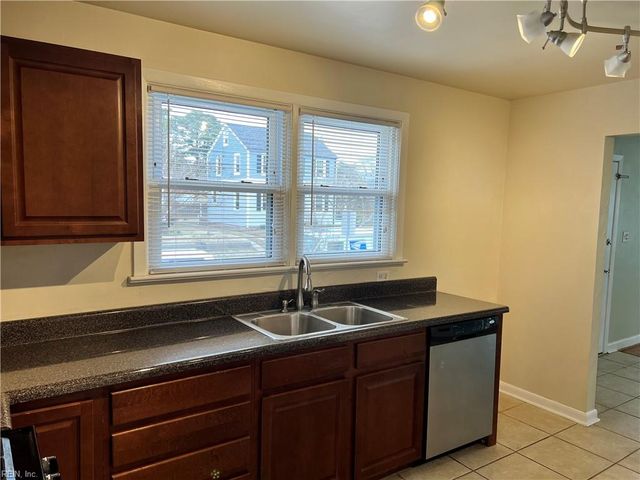 115 E Ocean AVE, Norfolk, VA 23504