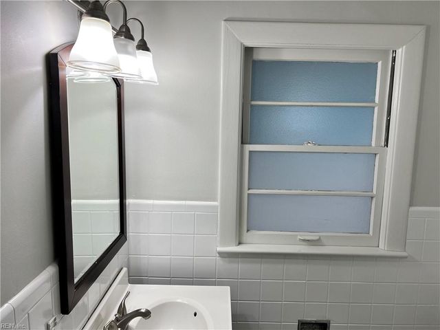 115 E Ocean AVE, Norfolk, VA 23504