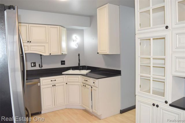 460 Baldwin Avenue 41, Rochester, MI 48307