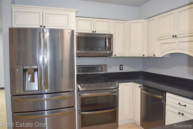 460 Baldwin Avenue 41, Rochester, MI 48307