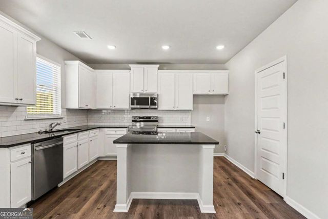 105 Mcentyre Court, Calhoun, GA 30701