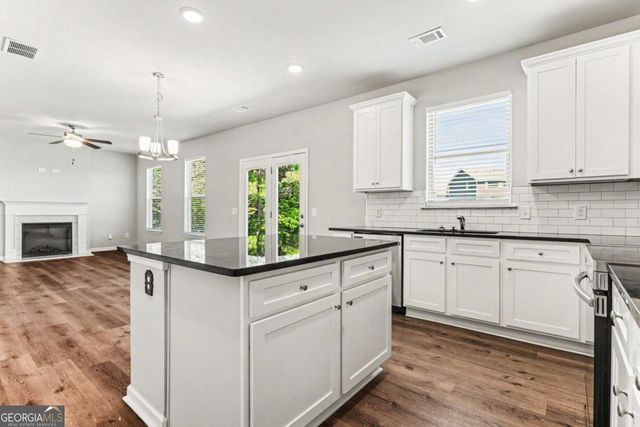 105 Mcentyre Court, Calhoun, GA 30701