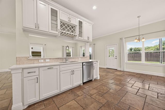 2211 Silverbonnet Street, Houston, TX 77055