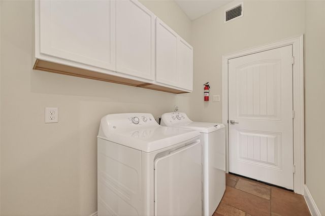 2211 Silverbonnet Street, Houston, TX 77055