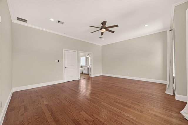 2211 Silverbonnet Street, Houston, TX 77055