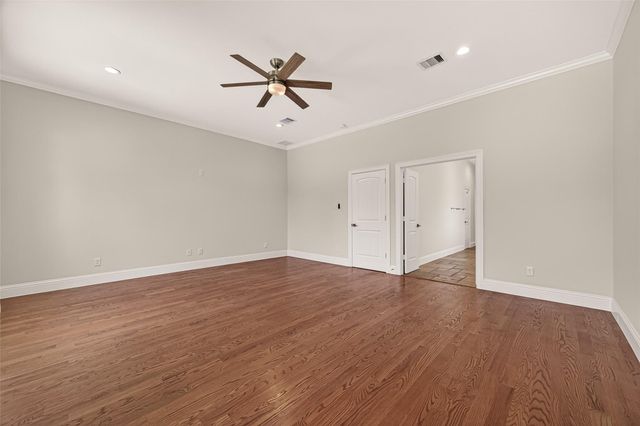 2211 Silverbonnet Street, Houston, TX 77055