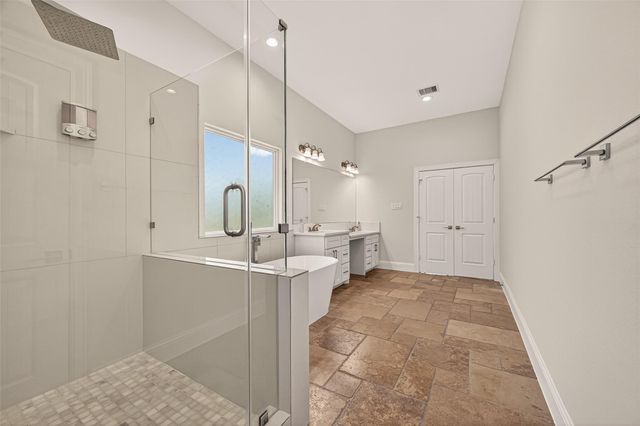 2211 Silverbonnet Street, Houston, TX 77055