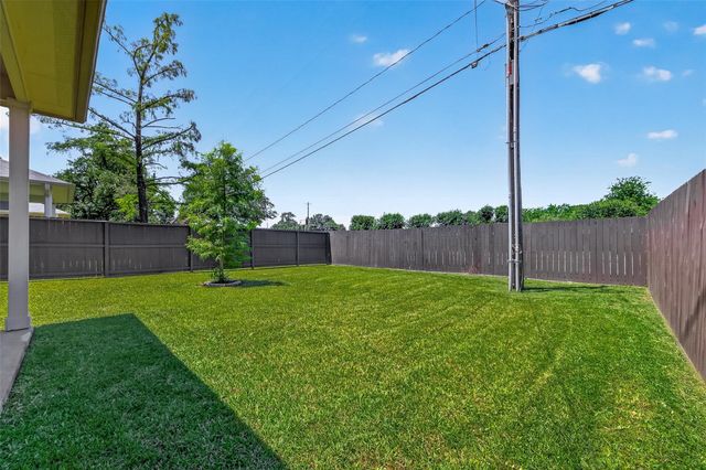 2211 Silverbonnet Street, Houston, TX 77055