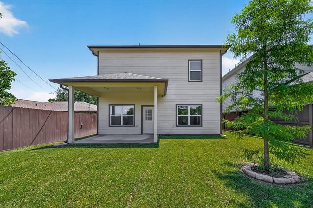 2211 Silverbonnet Street, Houston, TX 77055