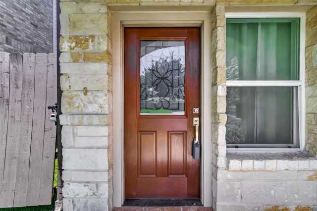 2211 Silverbonnet Street, Houston, TX 77055