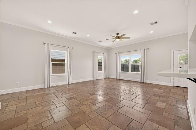 2211 Silverbonnet Street, Houston, TX 77055