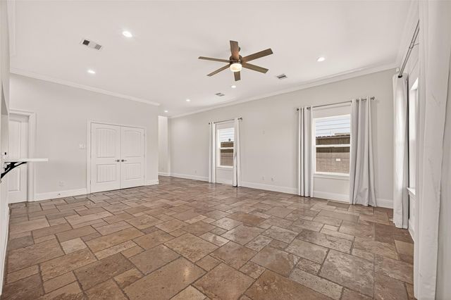 2211 Silverbonnet Street, Houston, TX 77055