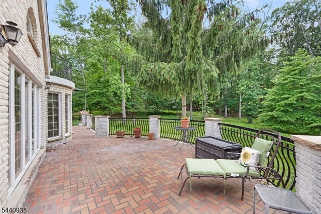 10 Loriann Rd, Warren Twp., NJ 07059