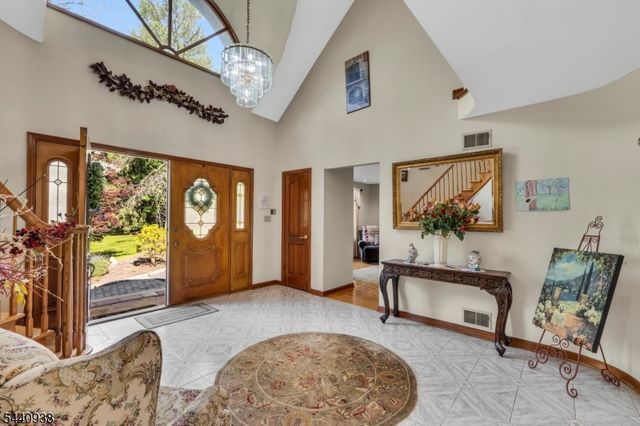 10 Loriann Rd, Warren Twp., NJ 07059