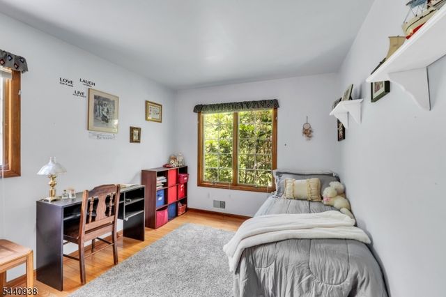 10 Loriann Rd, Warren Twp., NJ 07059