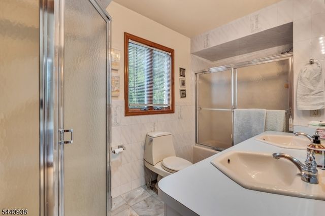 10 Loriann Rd, Warren Twp., NJ 07059