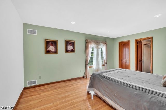 10 Loriann Rd, Warren Twp., NJ 07059