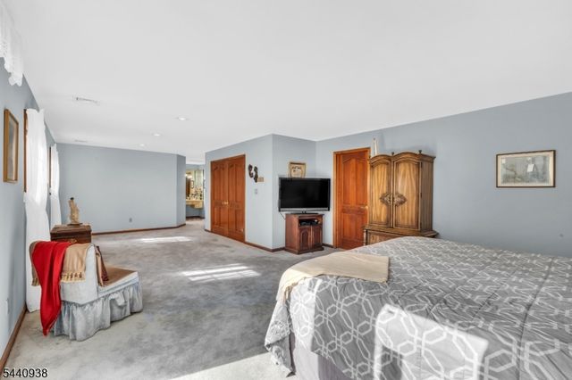 10 Loriann Rd, Warren Twp., NJ 07059