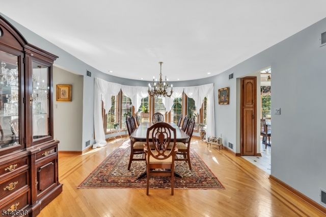 10 Loriann Rd, Warren Twp., NJ 07059