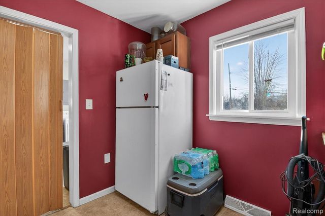 16392 Weddel Street, Taylor, MI 48180