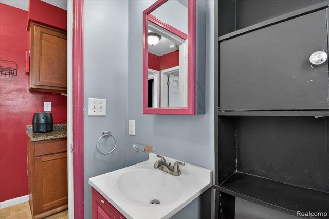 16392 Weddel Street, Taylor, MI 48180