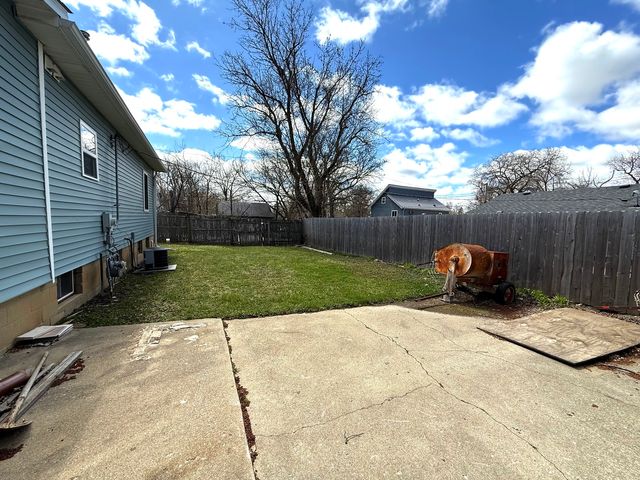 38828 N Deep Lake Road, Lake Villa, IL 60046