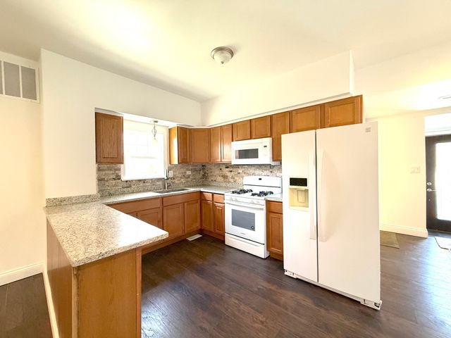 38828 N Deep Lake Road, Lake Villa, IL 60046