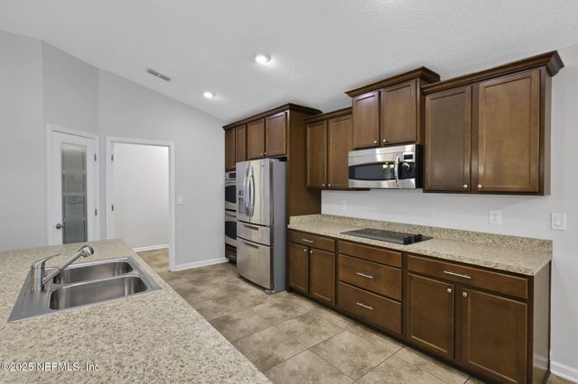 660 GRAMPIAN HIGHLANDS Drive, St. Johns, FL 32259