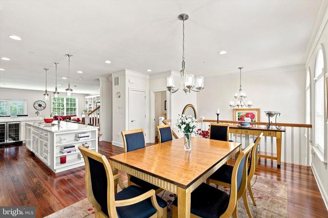 30 PARKVIEW CIR, Wayne, PA 19087