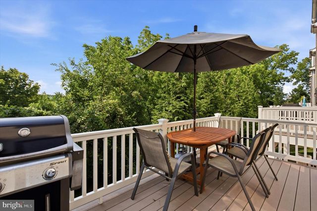 30 PARKVIEW CIR, Wayne, PA 19087