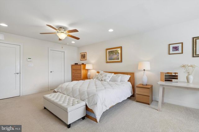 30 PARKVIEW CIR, Wayne, PA 19087