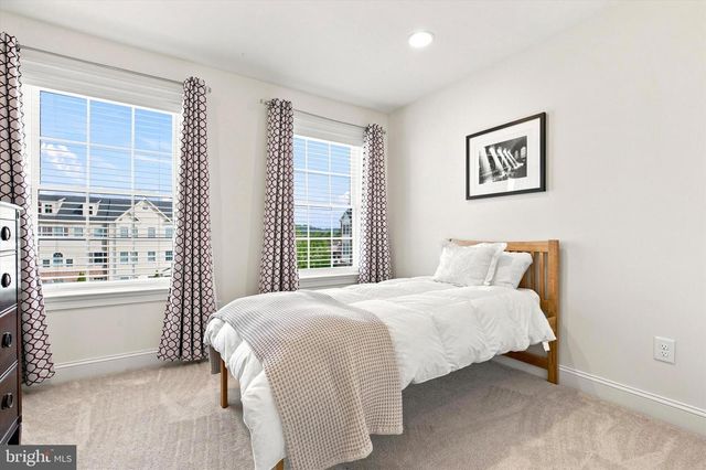 30 PARKVIEW CIR, Wayne, PA 19087
