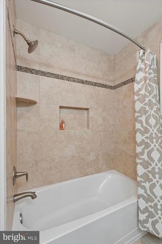 30 PARKVIEW CIR, Wayne, PA 19087