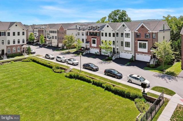 30 PARKVIEW CIR, Wayne, PA 19087
