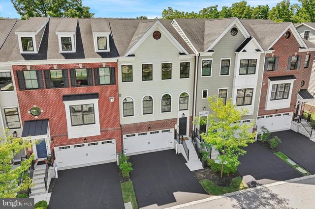 30 PARKVIEW CIR, Wayne, PA 19087