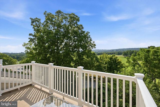 30 PARKVIEW CIR, Wayne, PA 19087