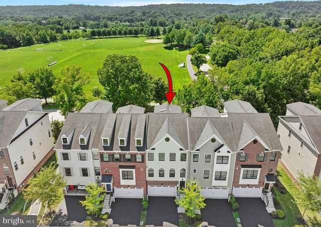 30 PARKVIEW CIR, Wayne, PA 19087